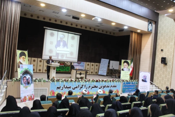 نشست موضوعی نماز با سخنرانی آیت الله سلیمانی