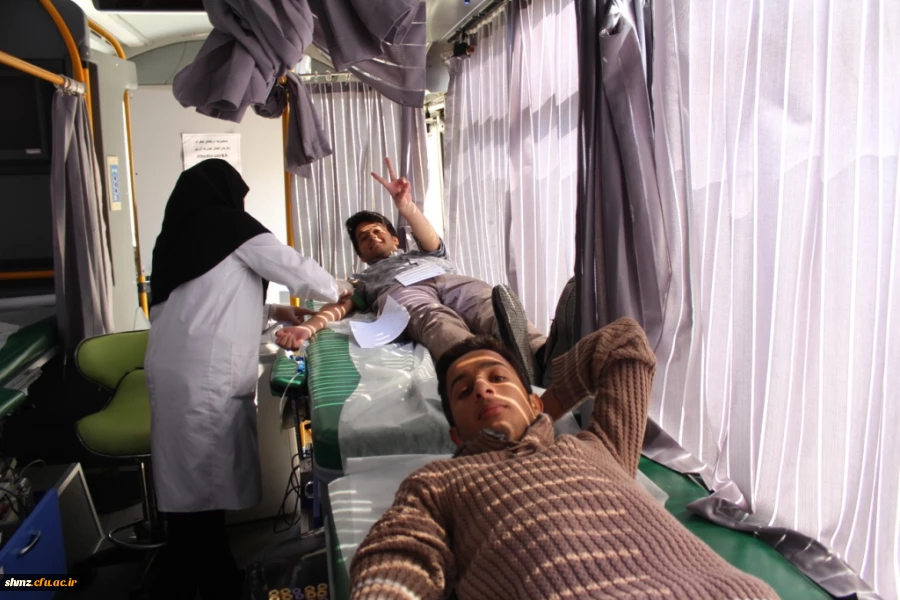 اهدای خون توسط کارکنان و دانشجویان پردیس