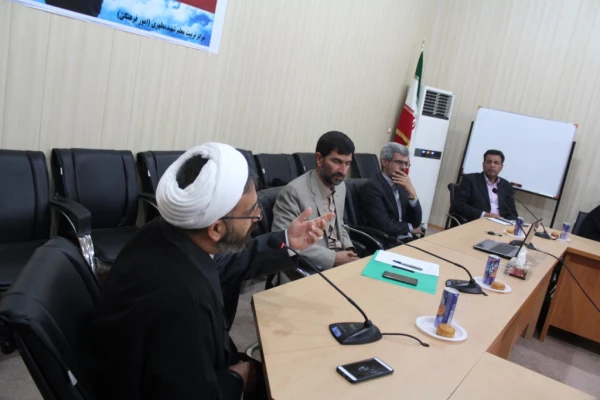 جلسه هم اندیشی اساتیدهیات علمی دانشگاه فرهنگیان استان با اعضاء شورای معاونین ومدیر کل آموزش وپرورش استان