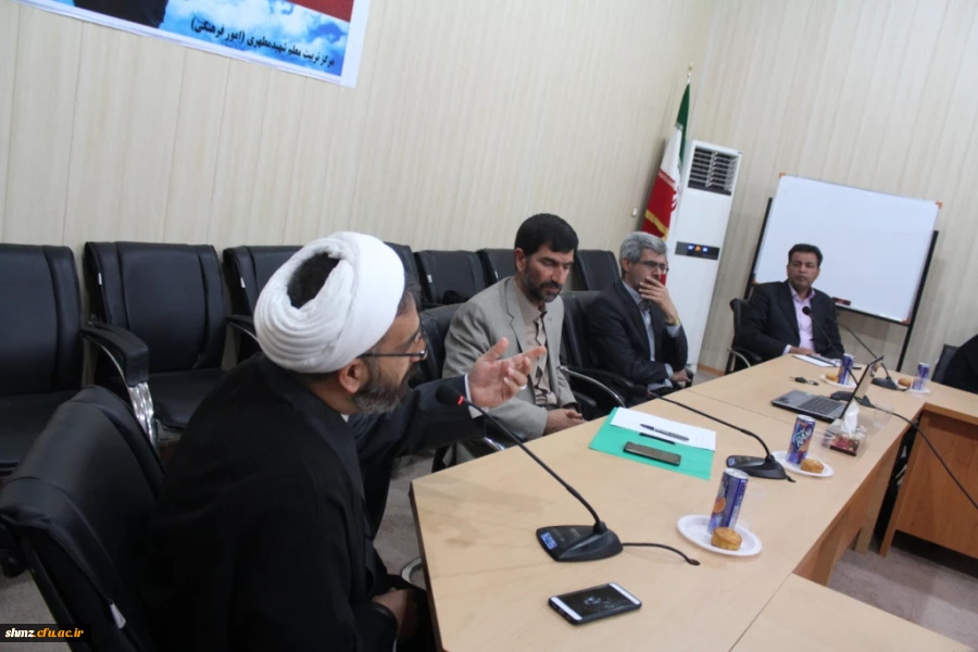 جلسه هم اندیشی اساتیدهیات علمی دانشگاه فرهنگیان استان با اعضاء شورای معاونین ومدیر کل آموزش وپرورش استان