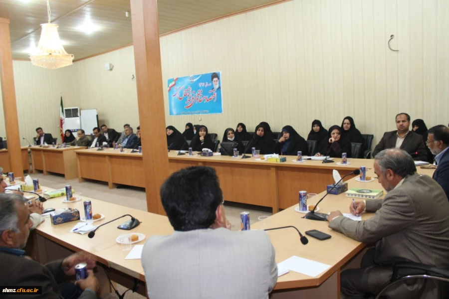 جلسه هم اندیشی اساتیدهیات علمی دانشگاه فرهنگیان استان با اعضاء شورای معاونین ومدیر کل آموزش وپرورش استان