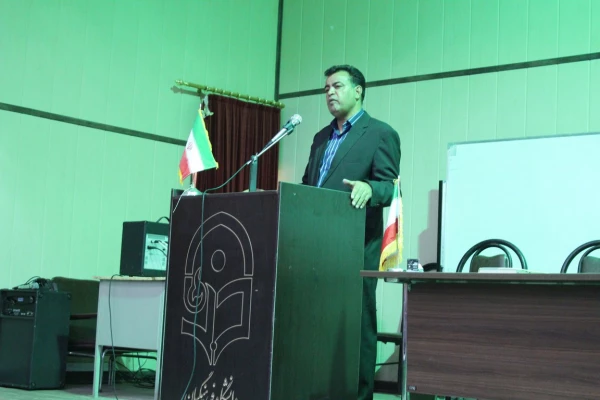 جلسه توجیهی با حضور مسئولین پردیس برای دانشجویان جدیدالورود 96