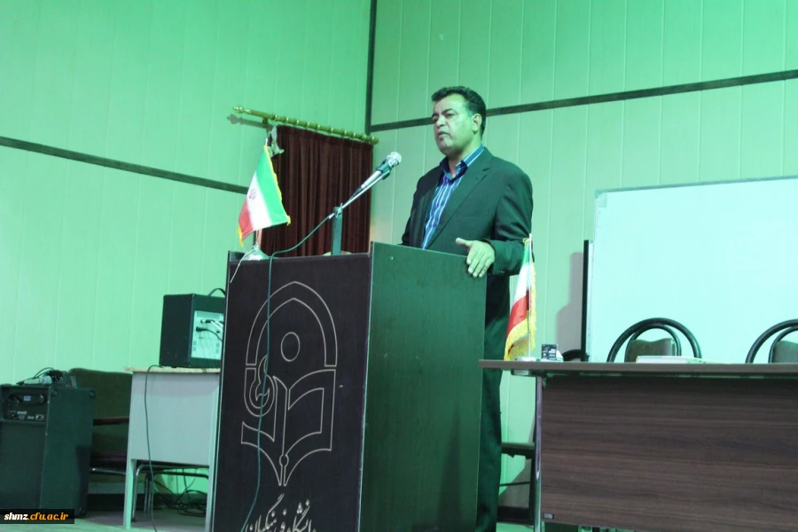 جلسه توجیهی با حضور مسئولین پردیس برای دانشجویان جدیدالورود 96