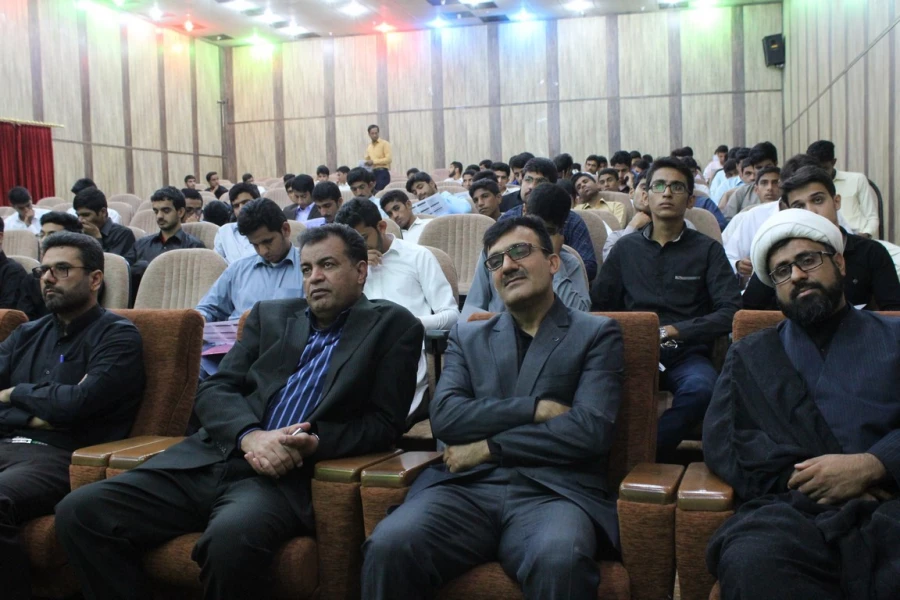 جلسه توجیهی با حضور مسئولین پردیس برای دانشجویان جدیدالورود 96