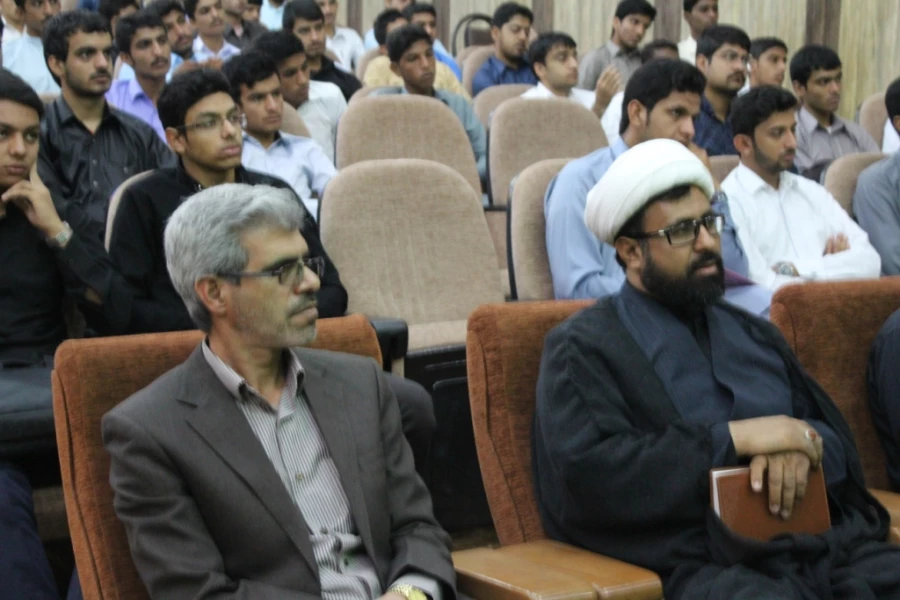 جلسه توجیهی با حضور مسئولین پردیس برای دانشجویان جدیدالورود 96