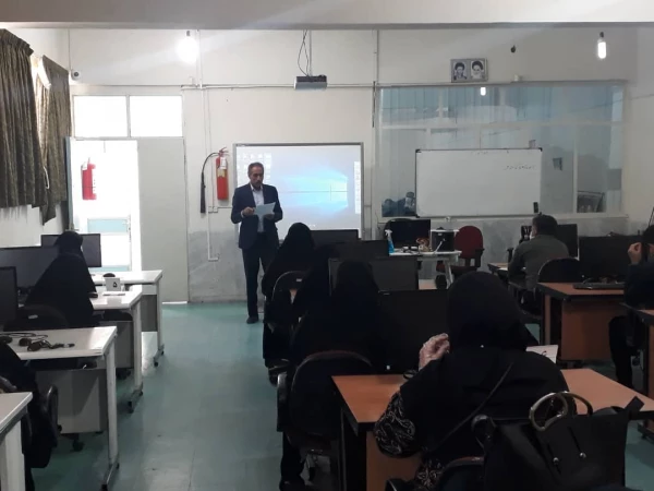 برگزاری جلسات گروه های آموزشی در خصوص  چگونگی برگزاری امتحانات پایان ترم 